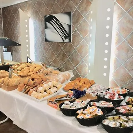 酒店 拉雷多别墅酒店 3*