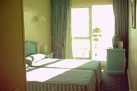 Готель De Laredo