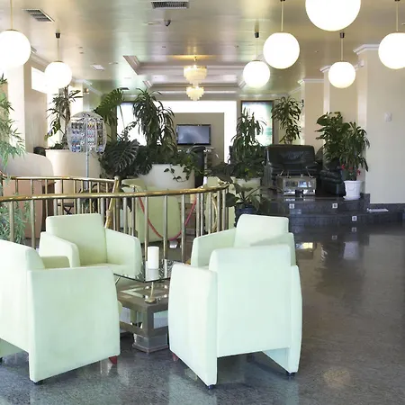 拉雷多别墅酒店